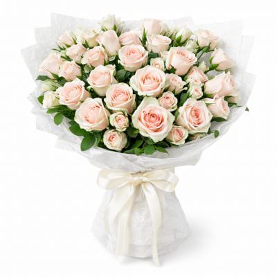 Букет цветов «Кремовый шик»