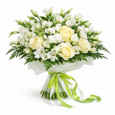 Красивый букет ароматных цветов «Белоснежная грация»