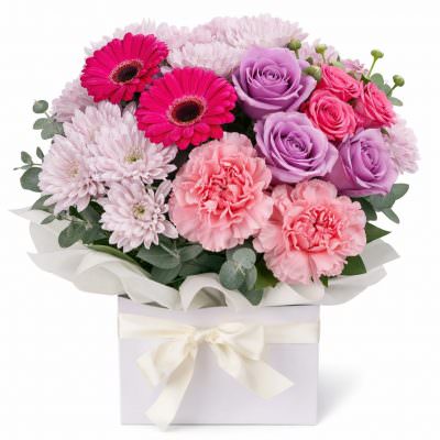 Коробка с хризантемами и розами «Романтический вечер»