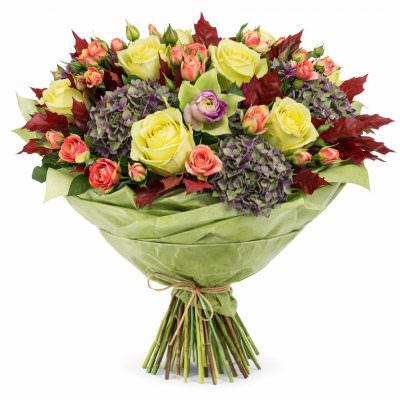 Красивый букет из цветов «Лепестковый сон»