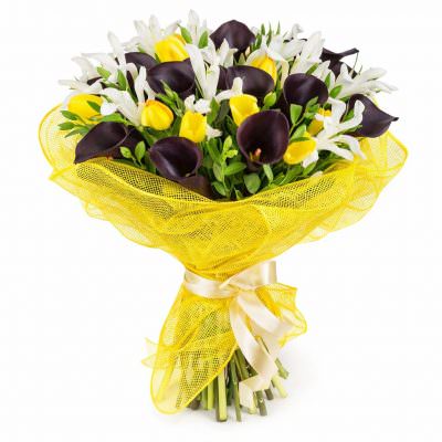 Букет из ирисов и калл «Яркая надежда»