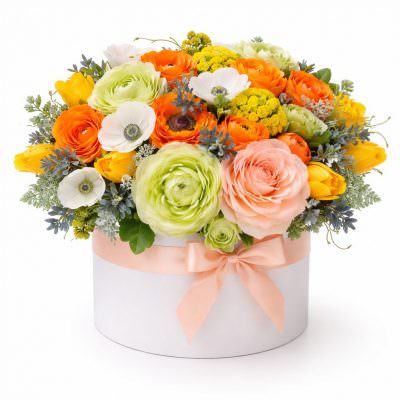 Цветочная композиция в шляпной коробке «Весенняя фантазия»