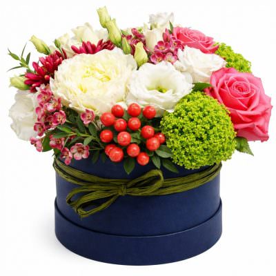Цветочная композиция в шляпной коробке «Элеганс»