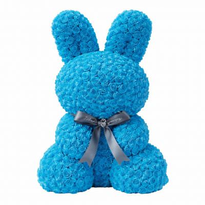 Заяц из роз голубой