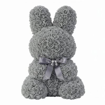 Заяц из роз серый